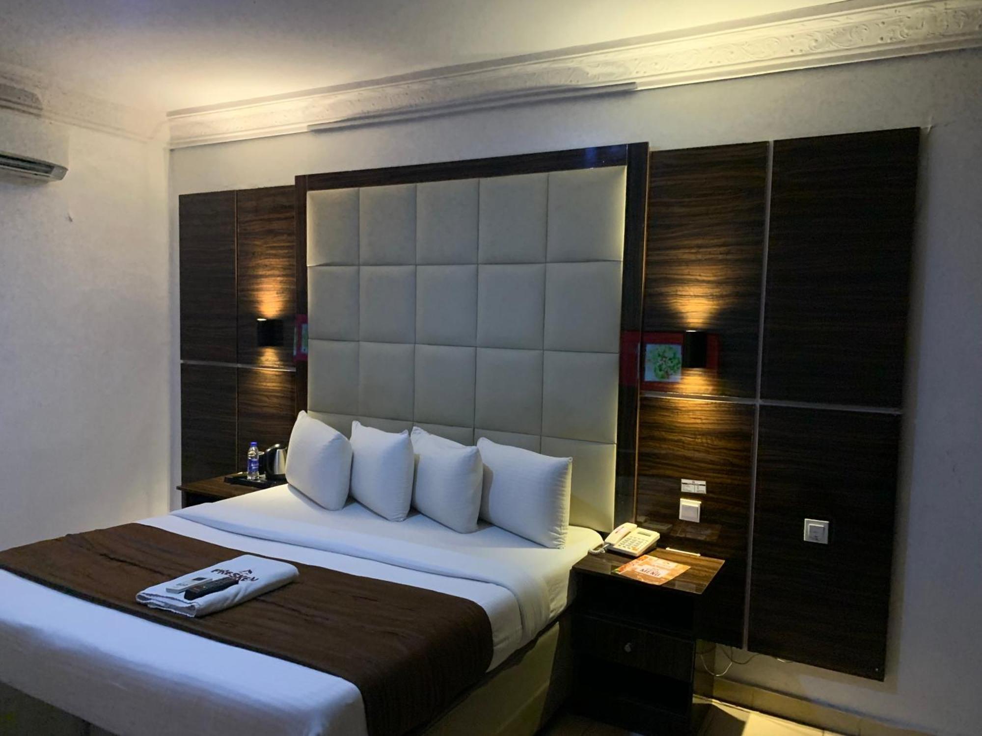 Presken Hotels @ Victoria Island Apese Exteriör bild